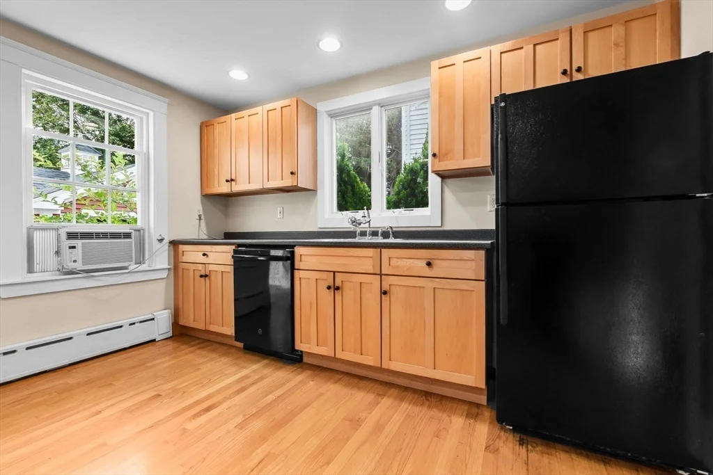 27 High St, Beverly Farms