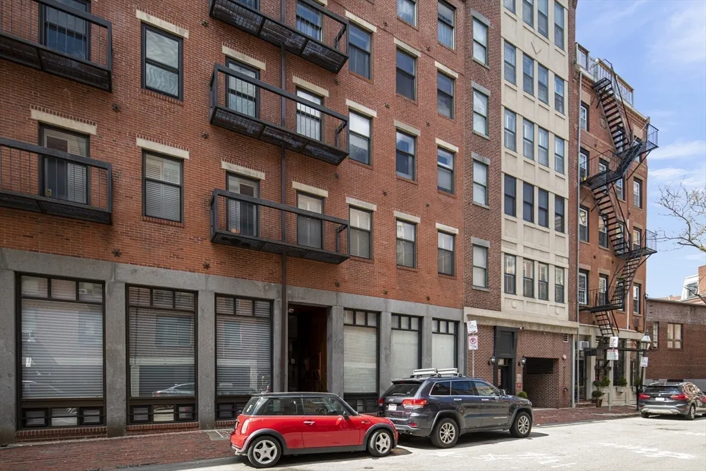 130 Fulton St, North End