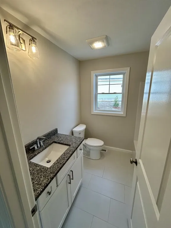 265 Dunstable Rd, Tyngsborough