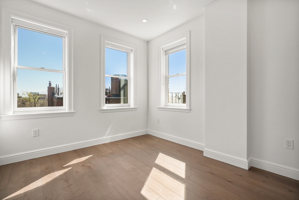 112 Myrtle, Beacon Hill