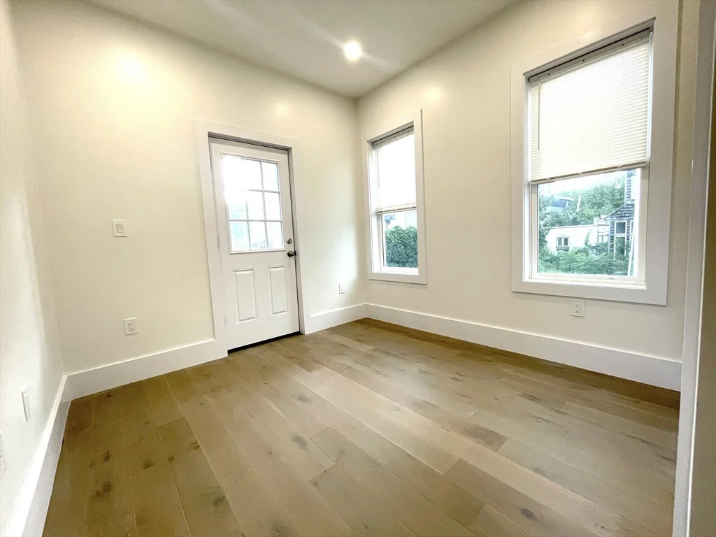 16 Delle Ave, Mission Hill