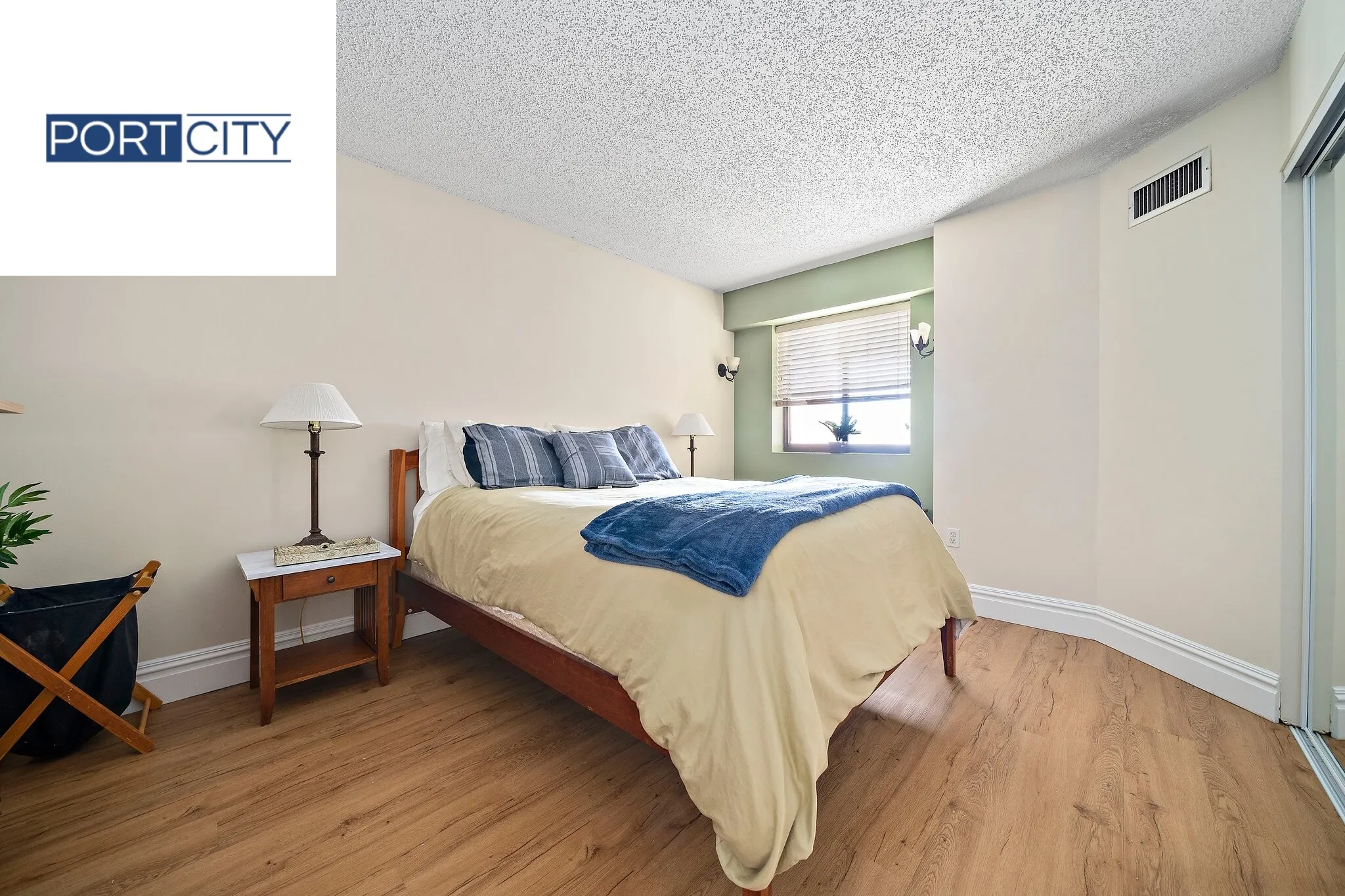 15 Beacon St, Downtown