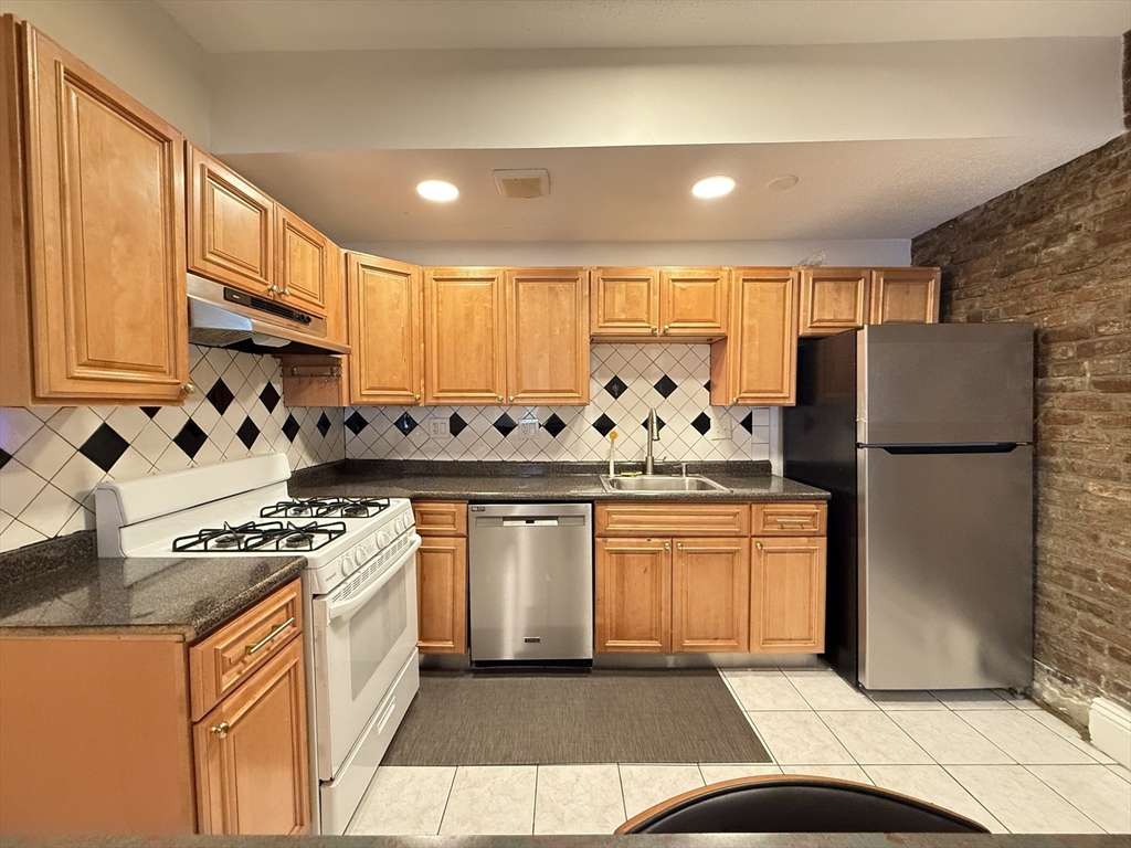 22 S Huntington Ave ,, Mission Hill