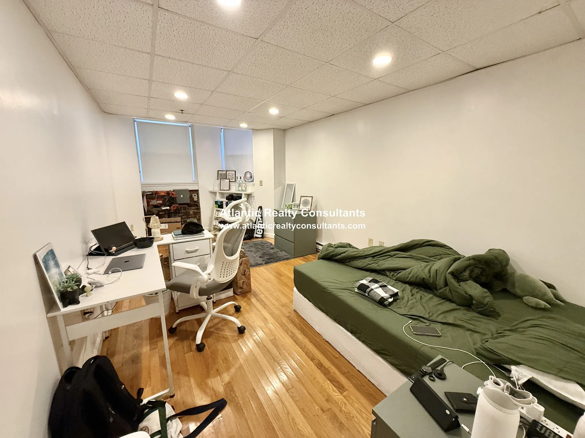 1061 Beacon St, Longwood