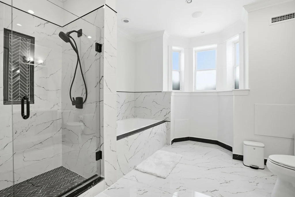 17 Gates, South Boston