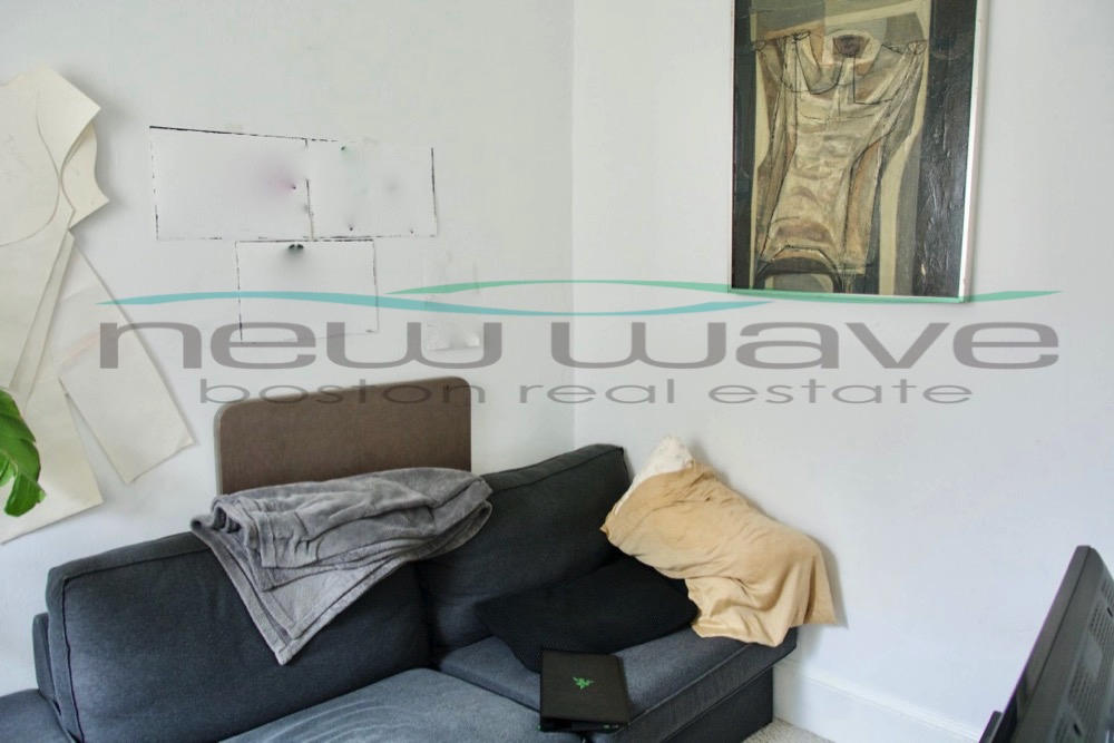 225 Newbury St, Back Bay