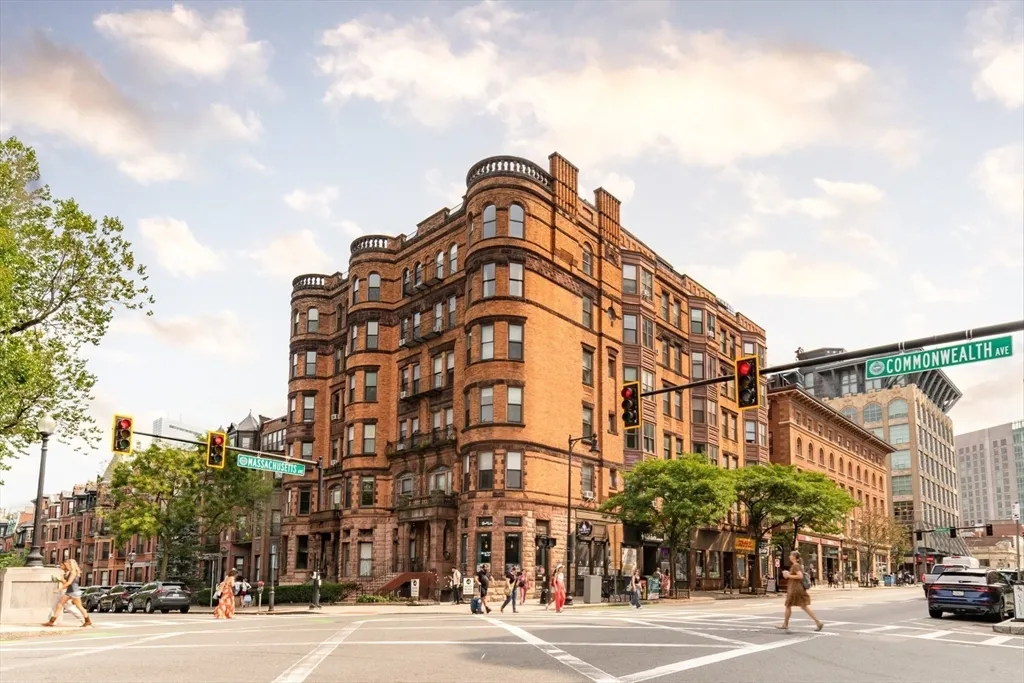 362 Commonwealth Ave, Back Bay