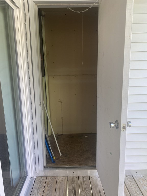 18 Walden Dr, Natick