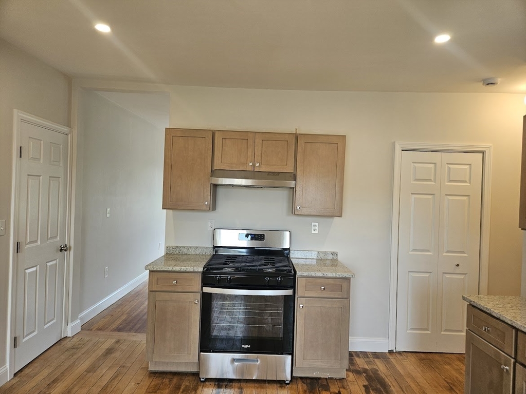 293 School St, Stoughton