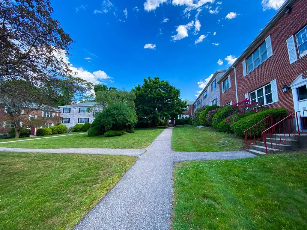 38 Lake Shore Ter, Brighton