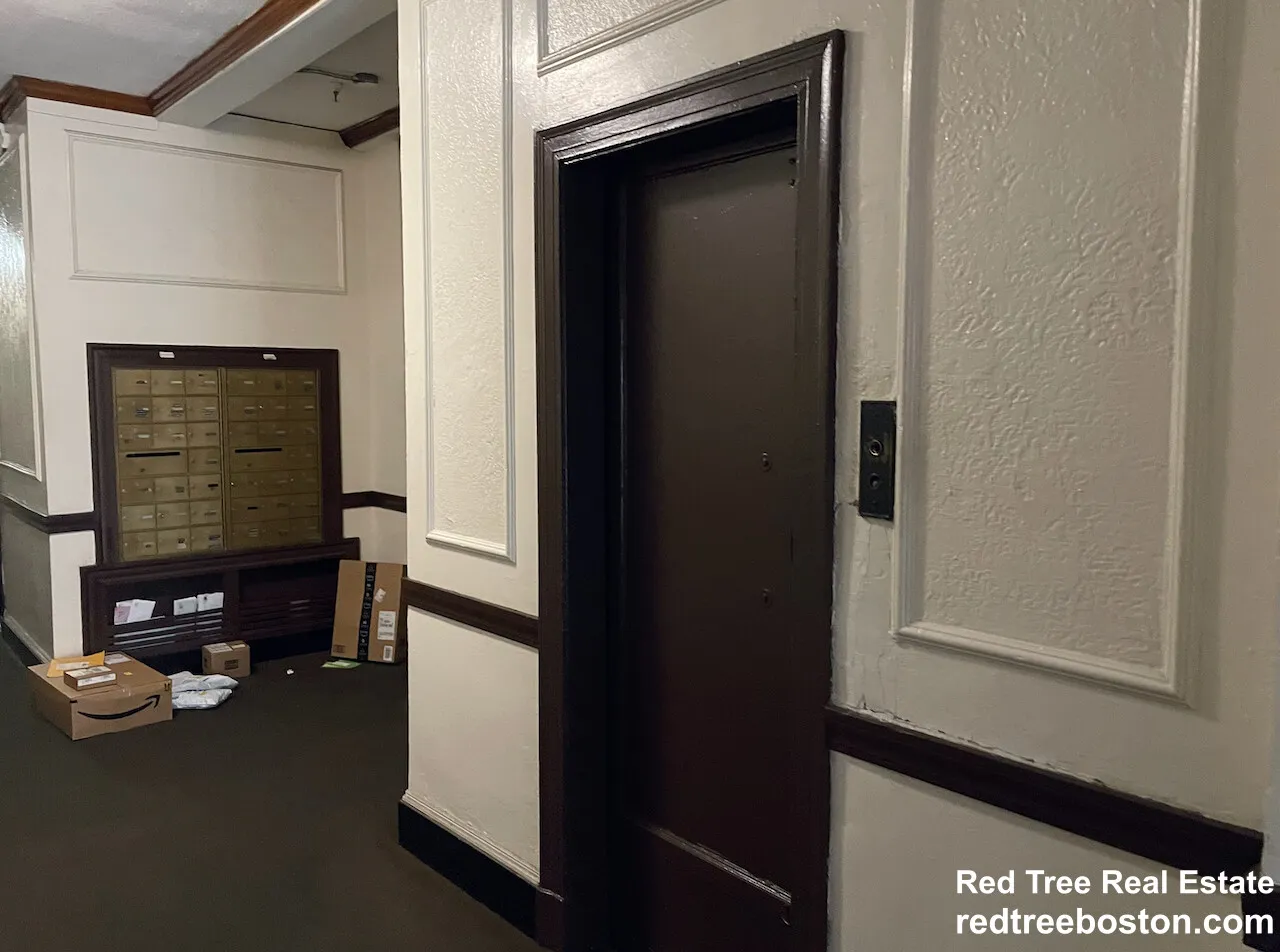 2003 Commonwealth Ave, Brighton