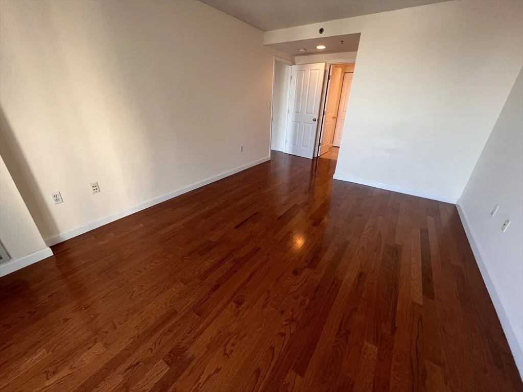 8 Museum Way, East Cambridge