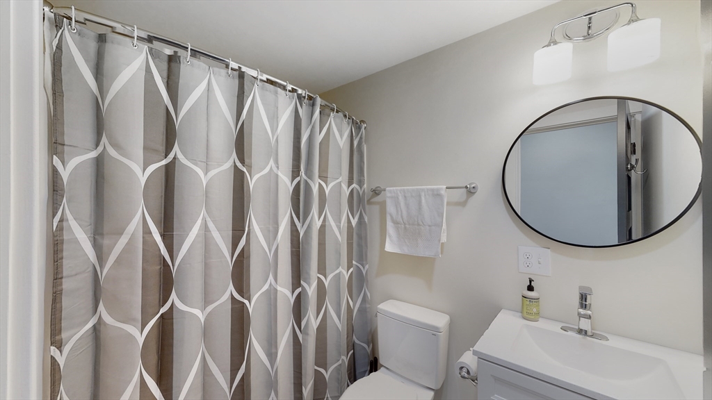 5 Chester Ave, Waltham