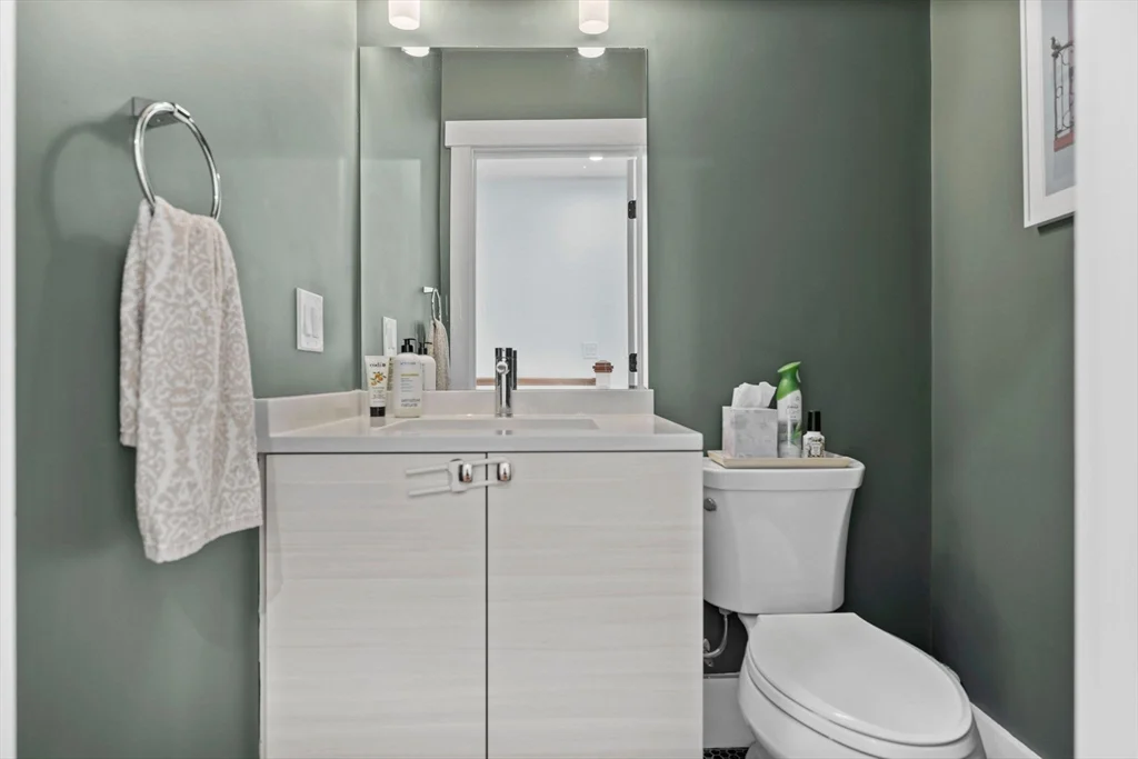 11 Ashland St, Dorchester