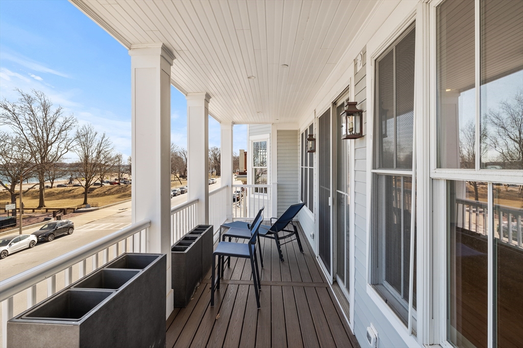 37 Farragut Rd, South Boston