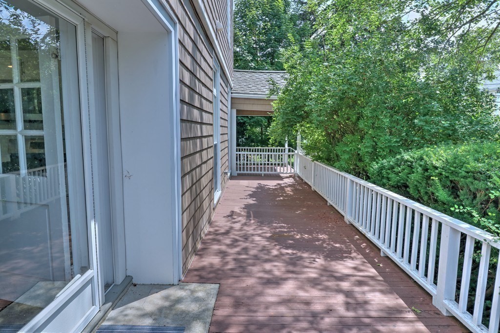 37 Walnut Pl, Newtonville