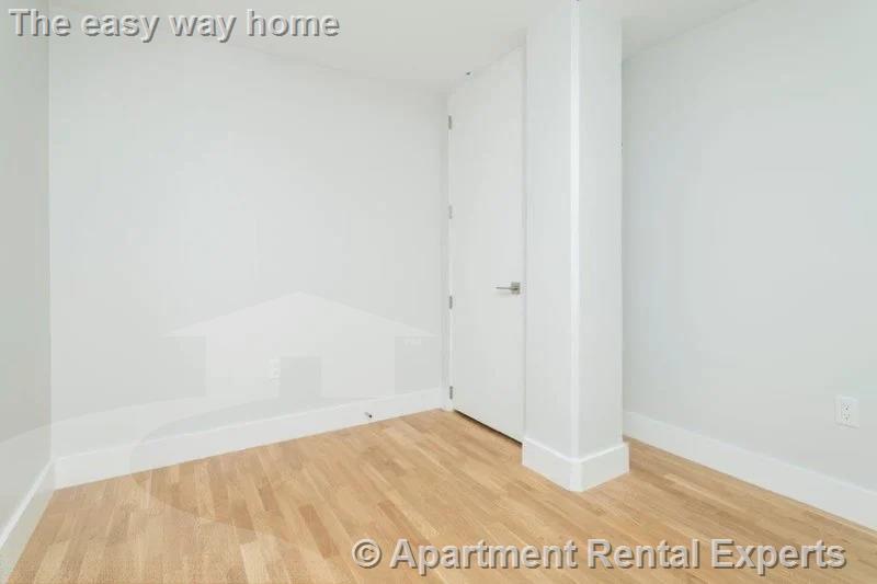 334 Harvard St, Harvard Square