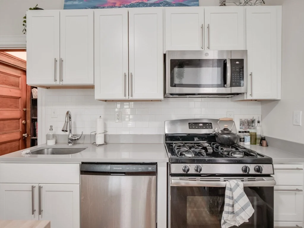 3 Monmouth St, Spring Hill