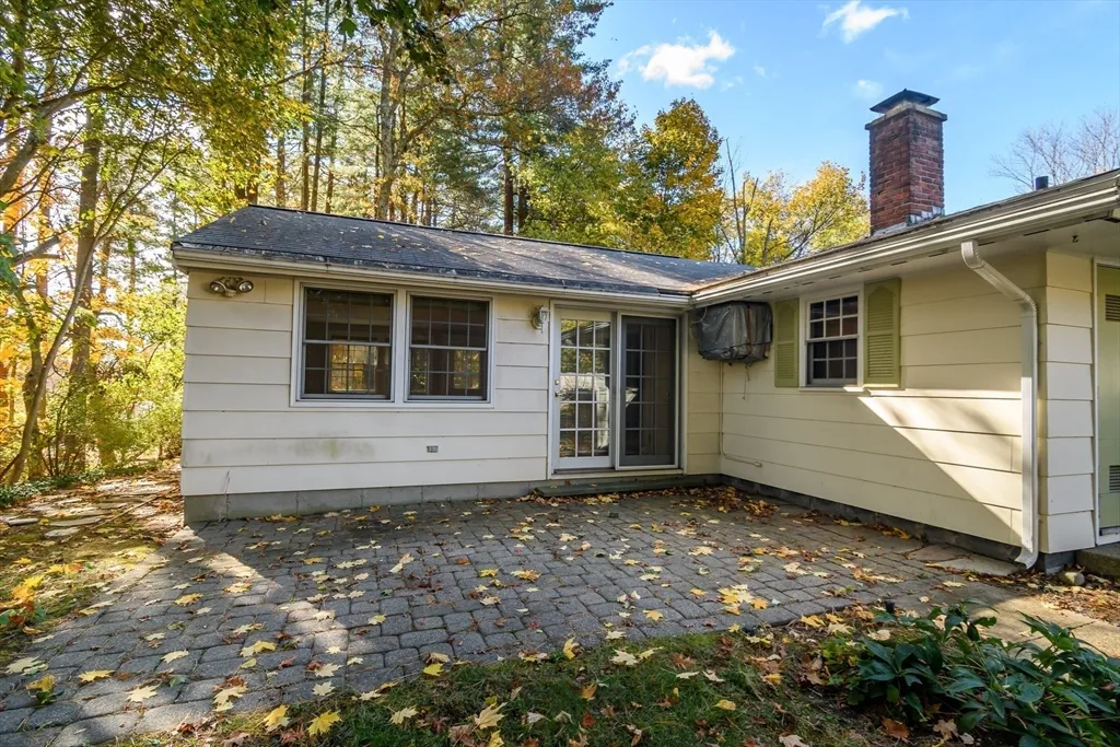 3 Hickory Ln, Nobscot