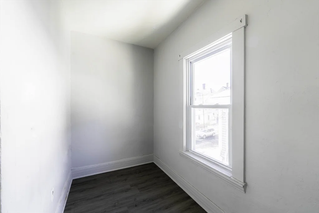 30 Chestnut St, Fitchburg