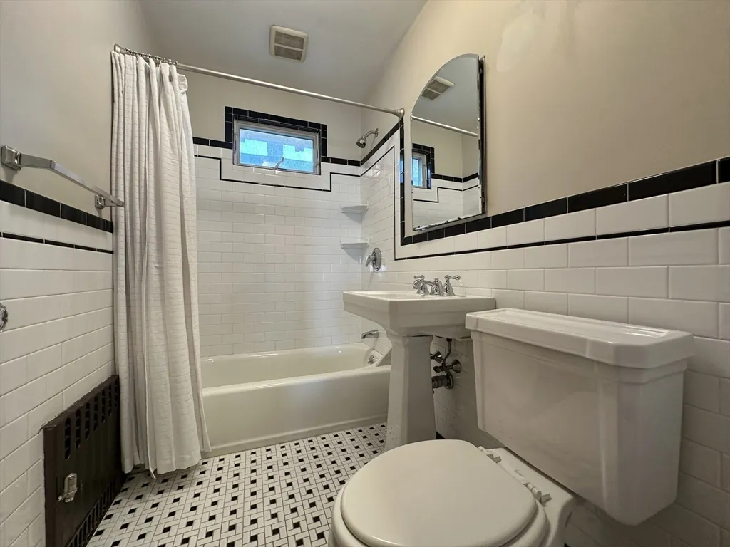 77 Walk Hill, Jamaica Plain