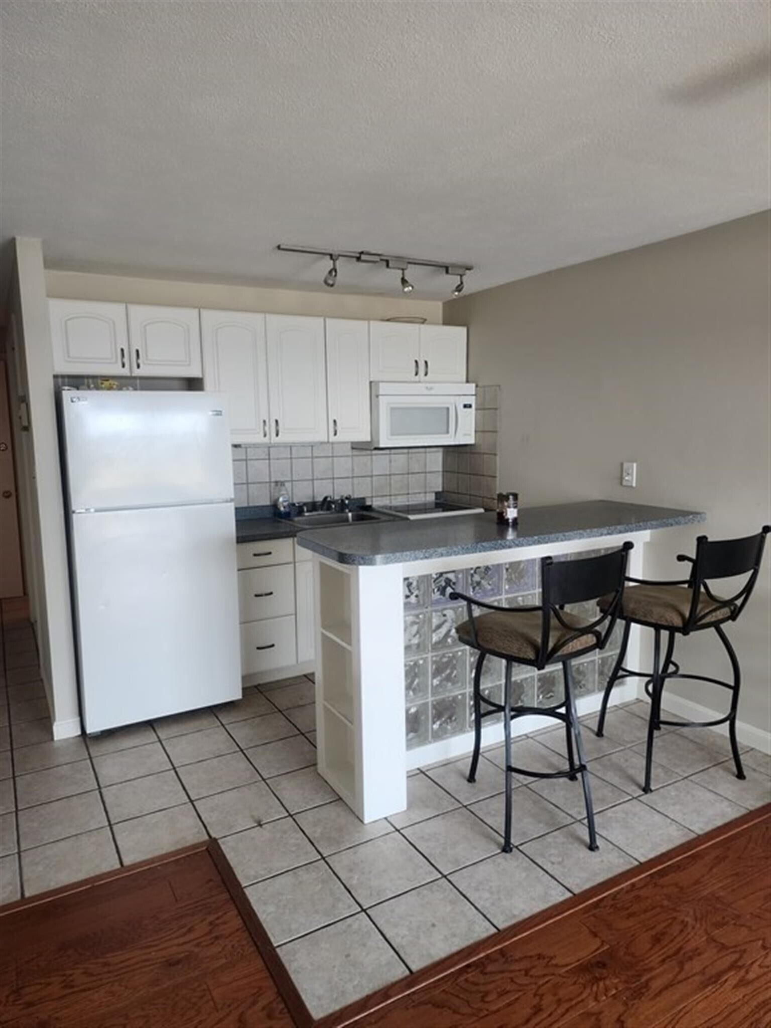 383 Revere Beach Boulevard, Revere