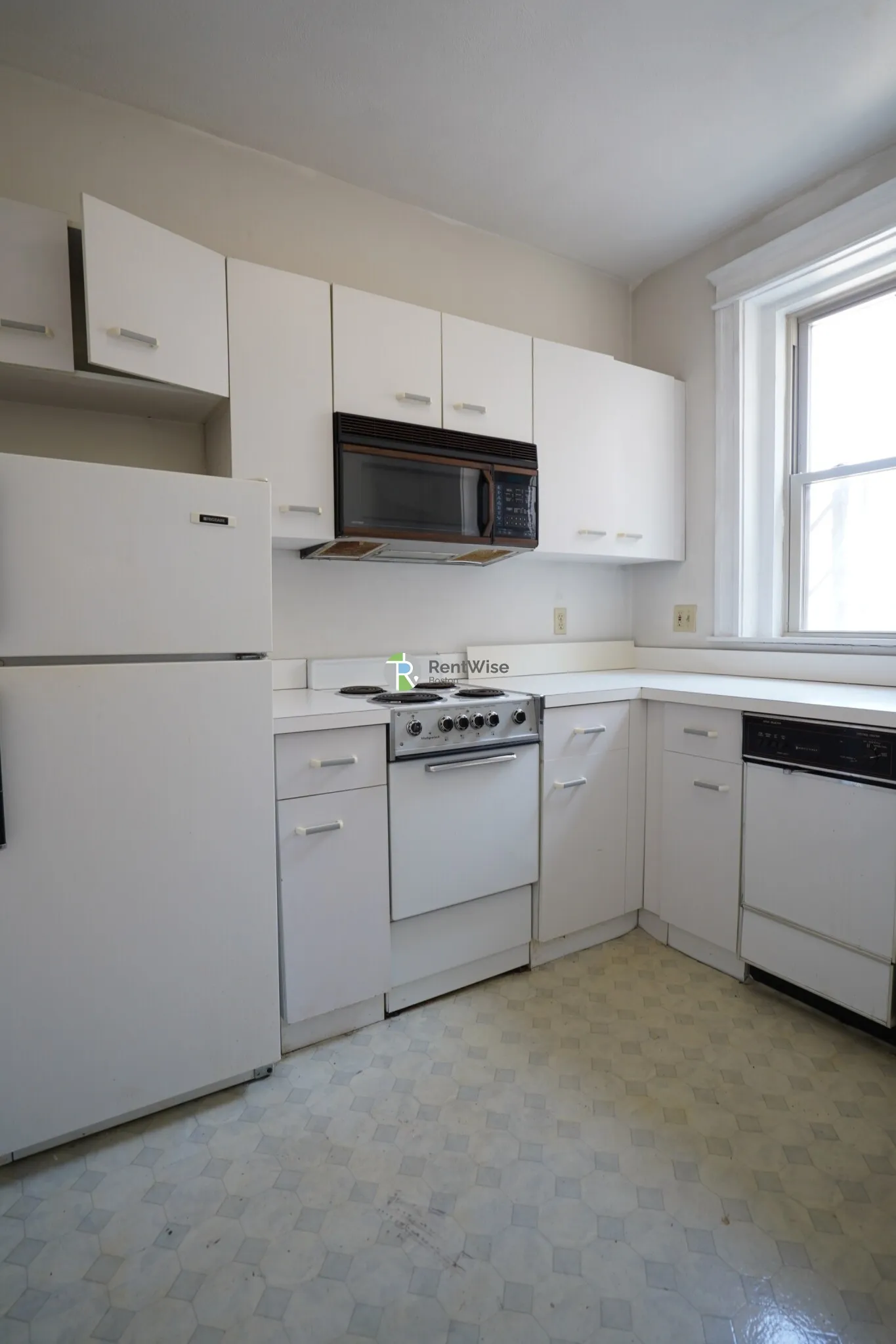 1677 Commonwealth Ave, Brighton