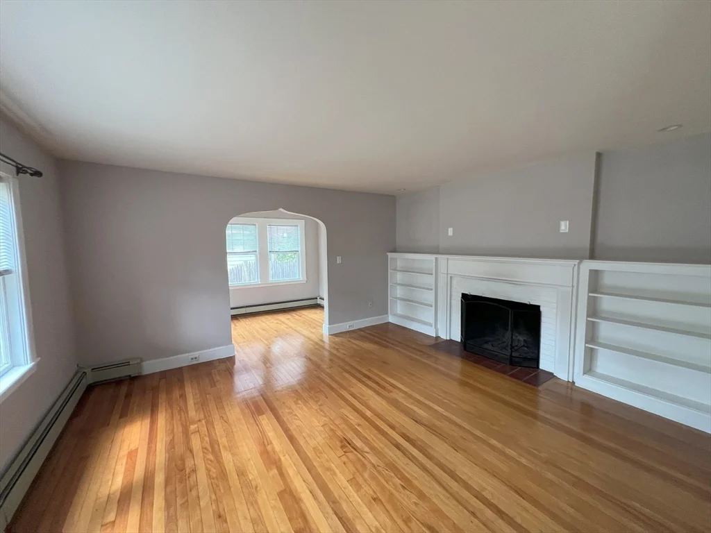 19 Maple St, Auburndale