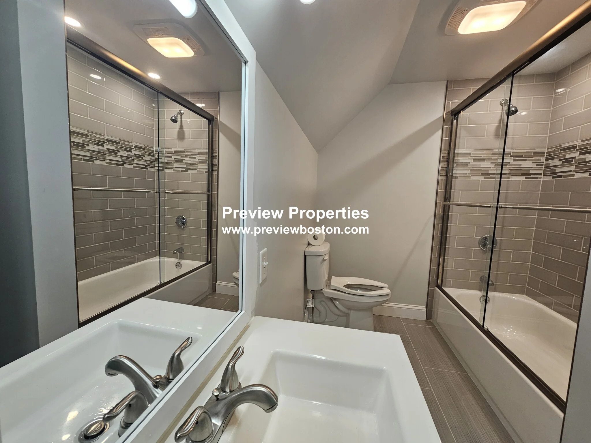 33 Linden St, Everett