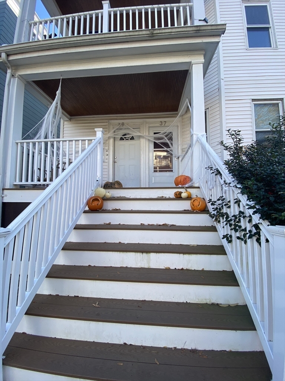 37-39 Belknap St, West Somerville