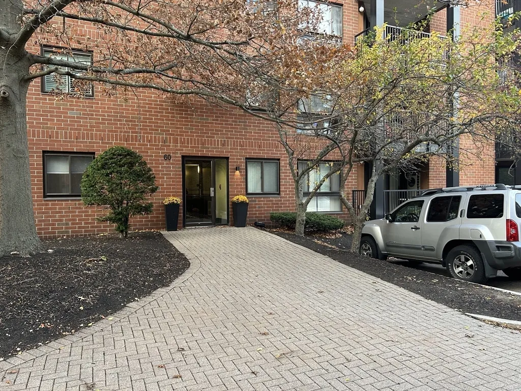 60 Rantoul St, Beverly