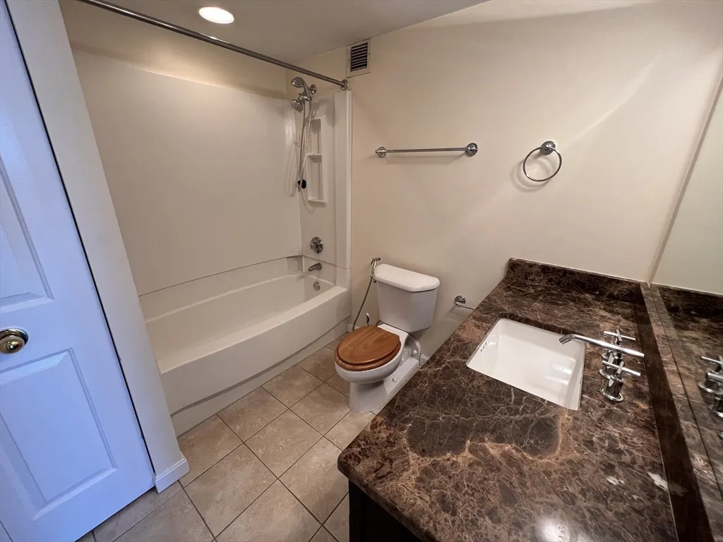 8 Museum Way, East Cambridge