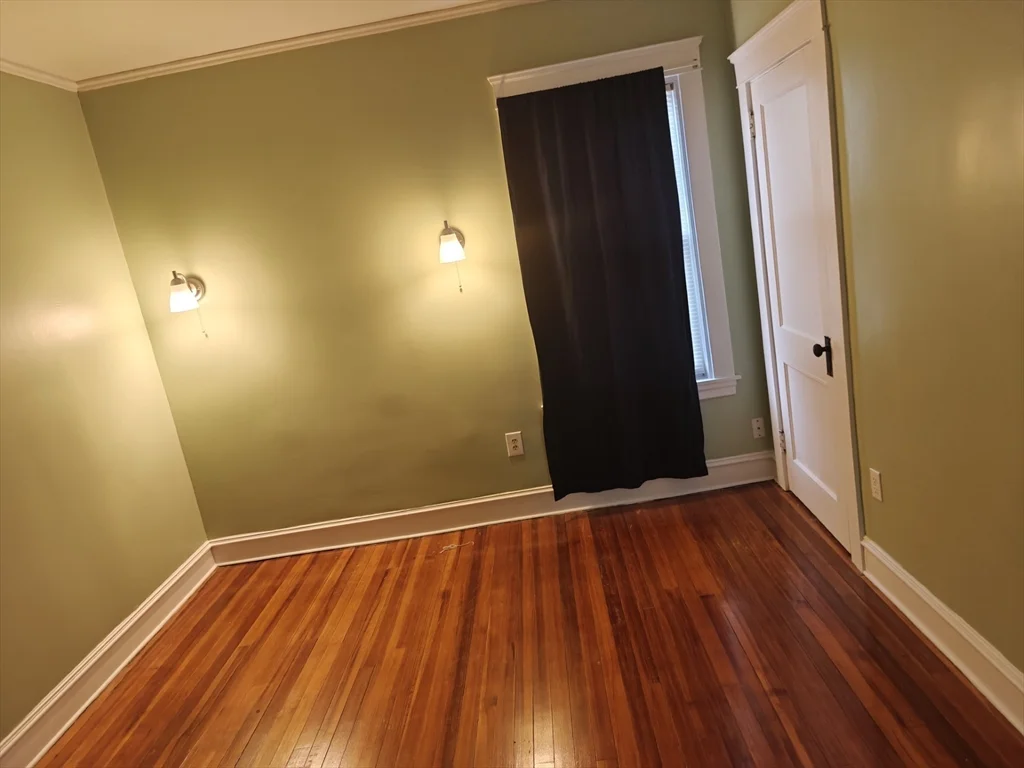 452 Osborn St, Fall River