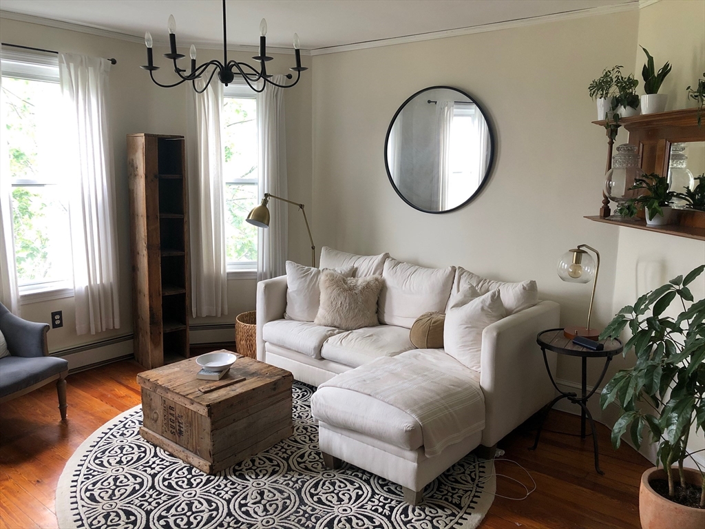 825 E 2nd, South Boston