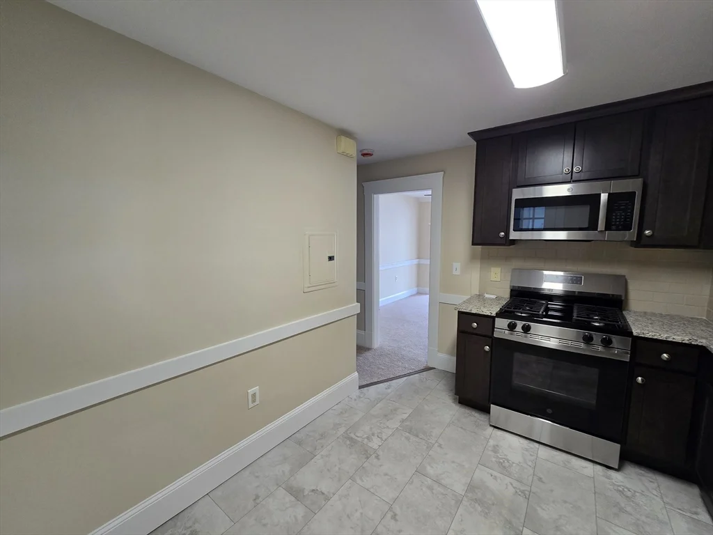 288 Pleasant St, Stoughton