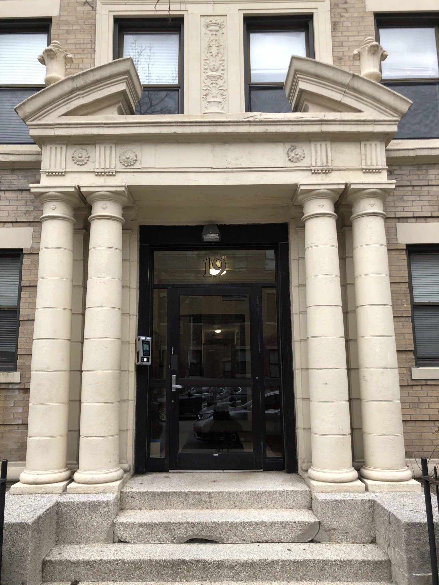 19 Peterborough St, Fenway