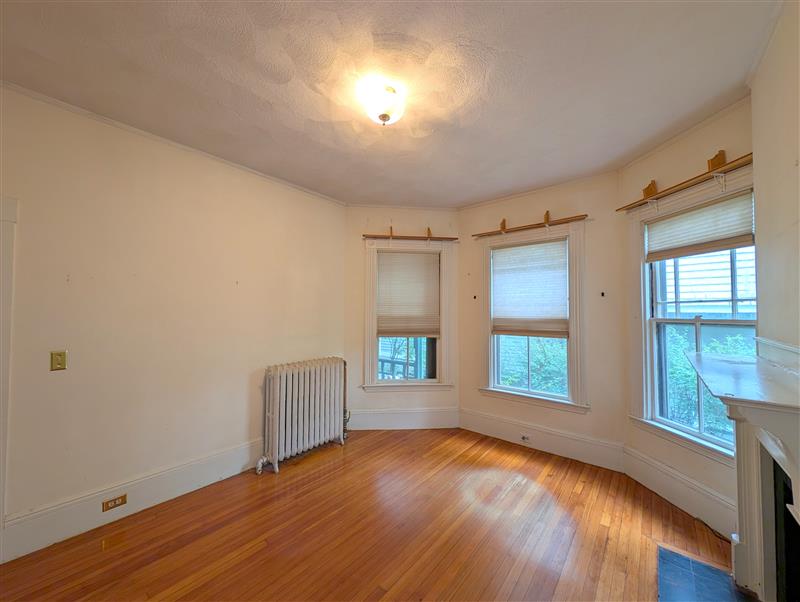 6 Hurlbut St, Neighborhood Nine