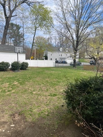 18 Bradford St, Westford