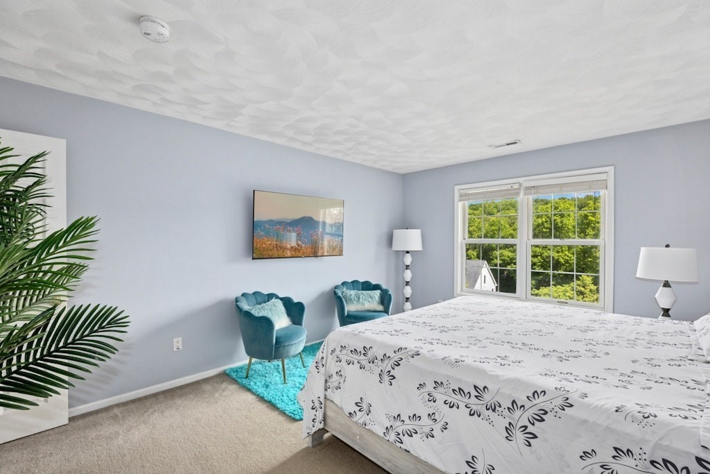 2 Arrowhead Ln, Westborough