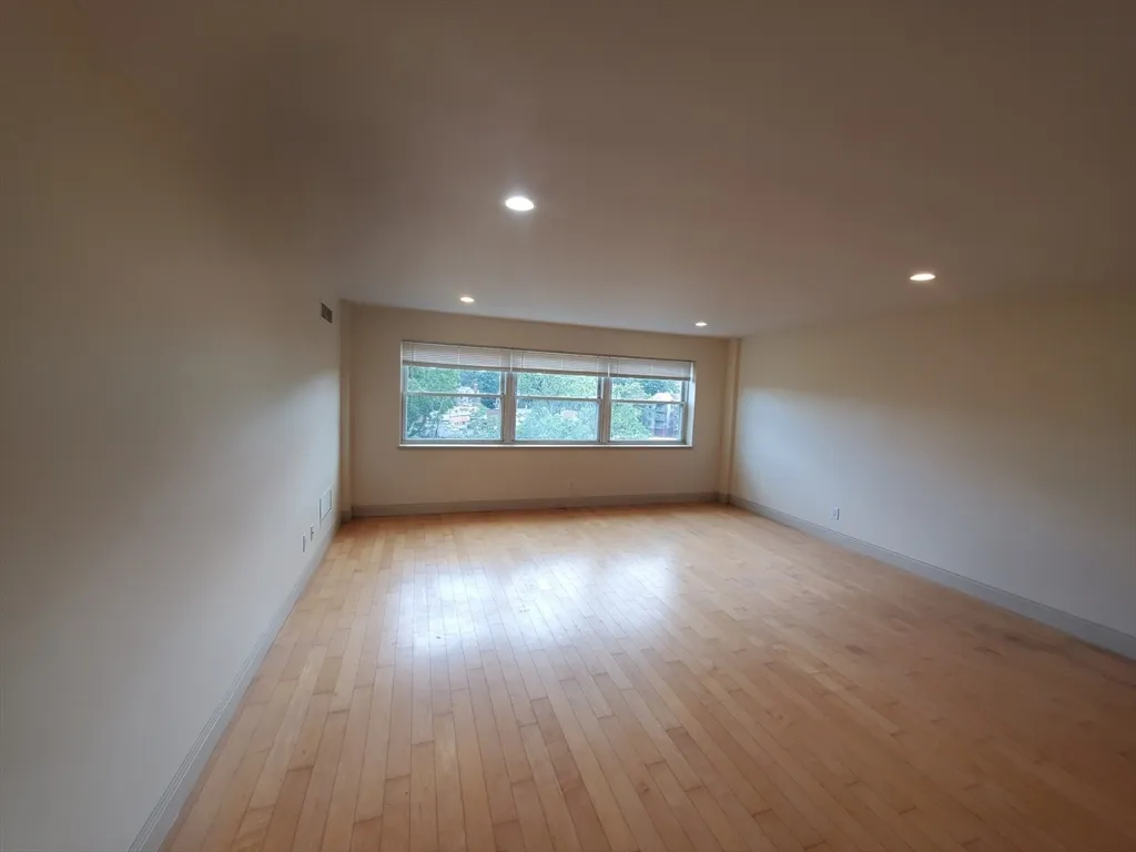 1600 Beacon St, Corey Hill