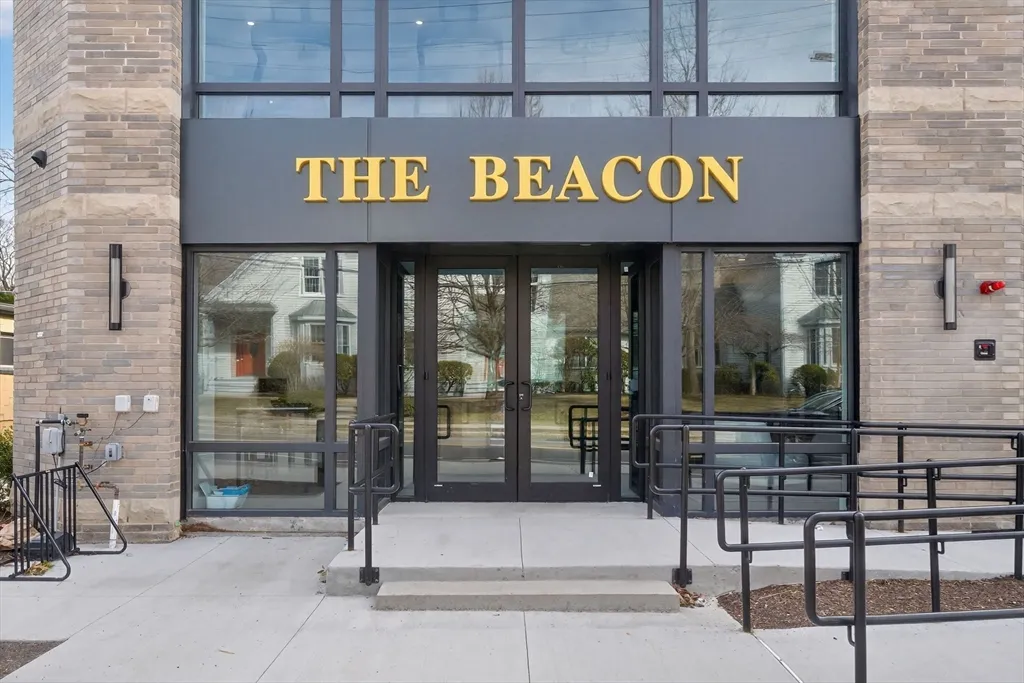 1114 Beacon, Newton Highlands