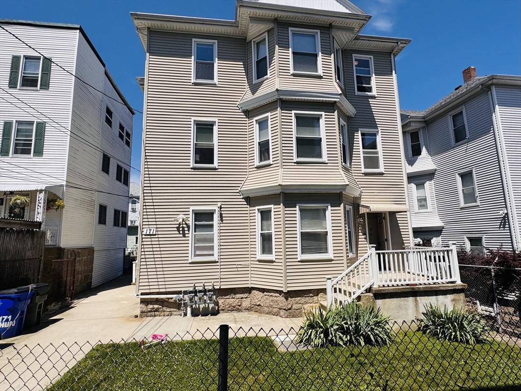 171 Hunter St, Fall River