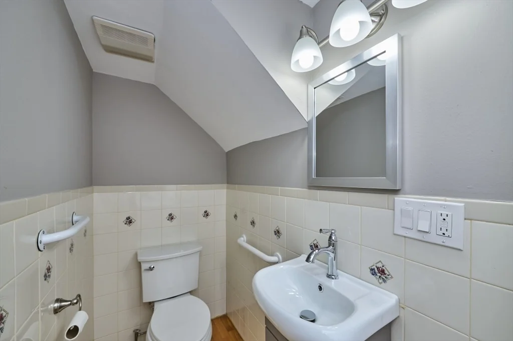 14 Malvern Ave, Davis Square