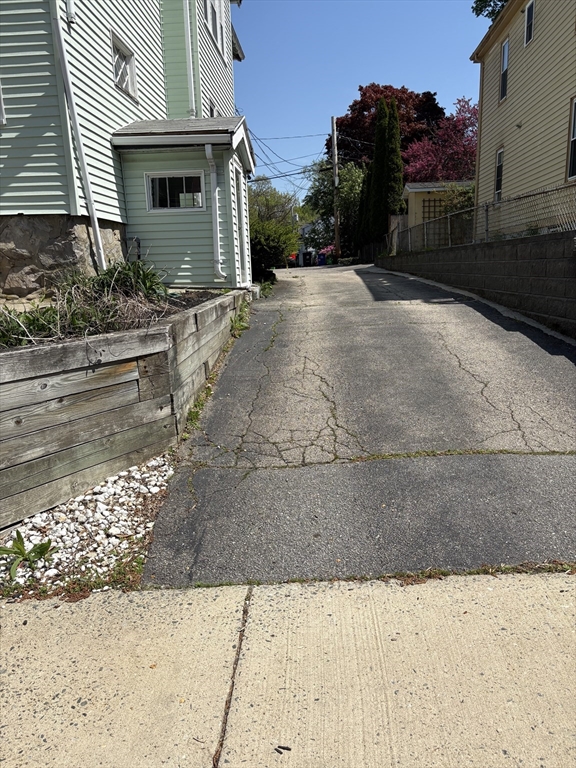 27 Knoll St, Roslindale