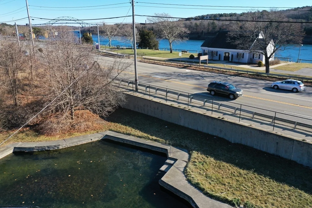 825 Scenic Hwy, Bourne