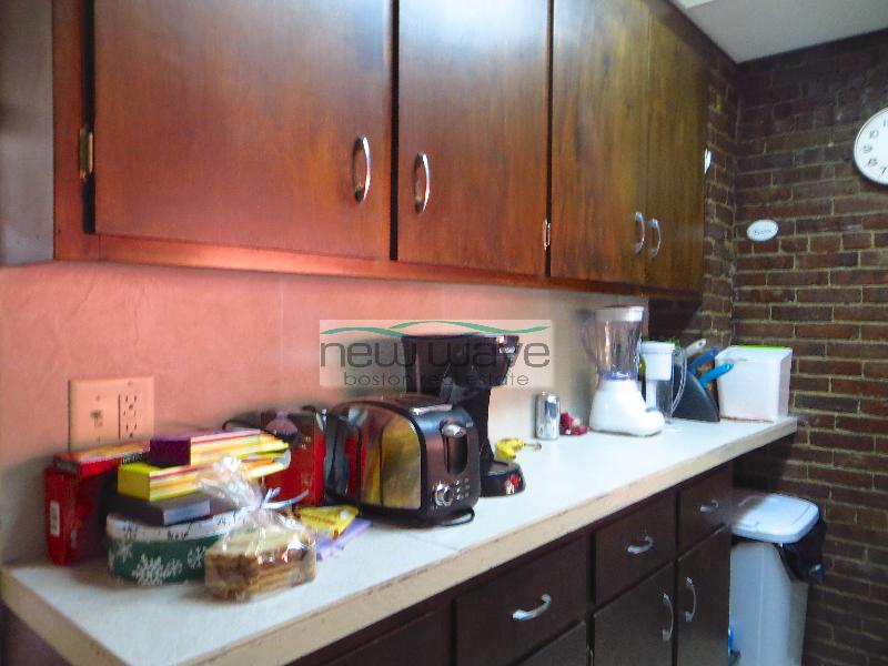 32 Irving St, Beacon Hill