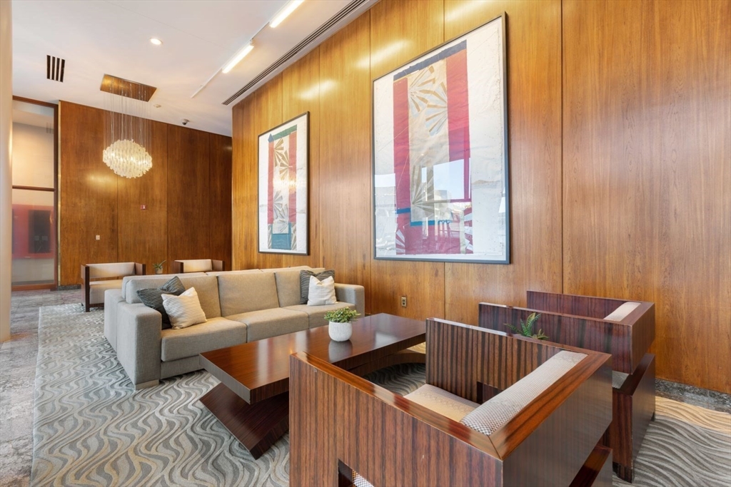 85 E India Row, Waterfront