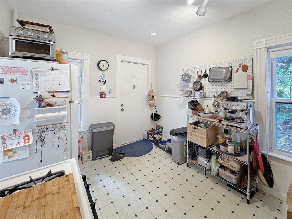 7 Albion Ter, Magoun Square