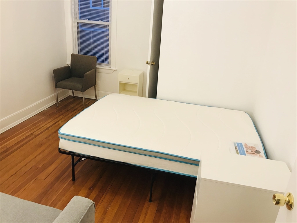 5 Lexington Ave, Powder House Square