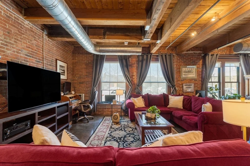 9 W Broadway, South Boston